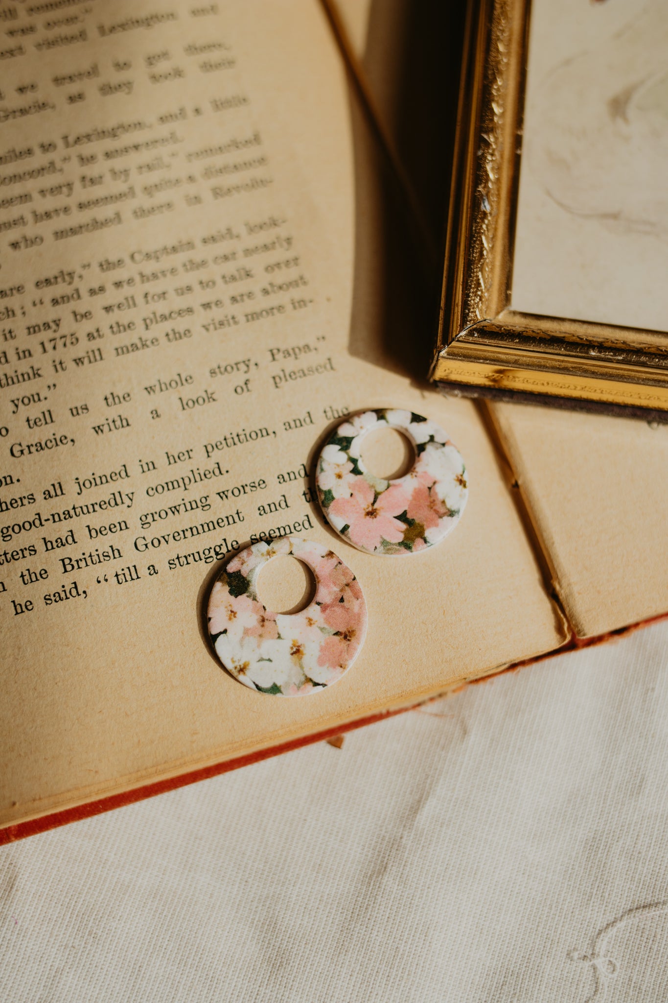 Secret Garden Charm (V4)